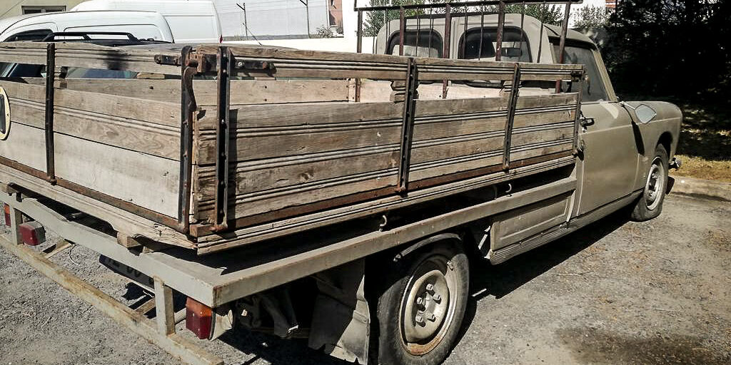 Covid – Station – Quick Road-2 Peugeot 404 Pick up - Station - Quick Road