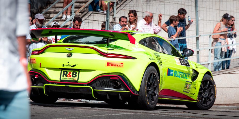 Aston Martin - Station - Quick Road