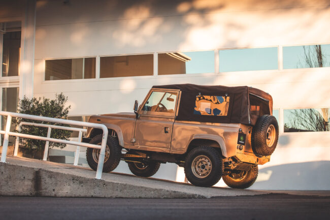 Land Rover Defender - Quick Road