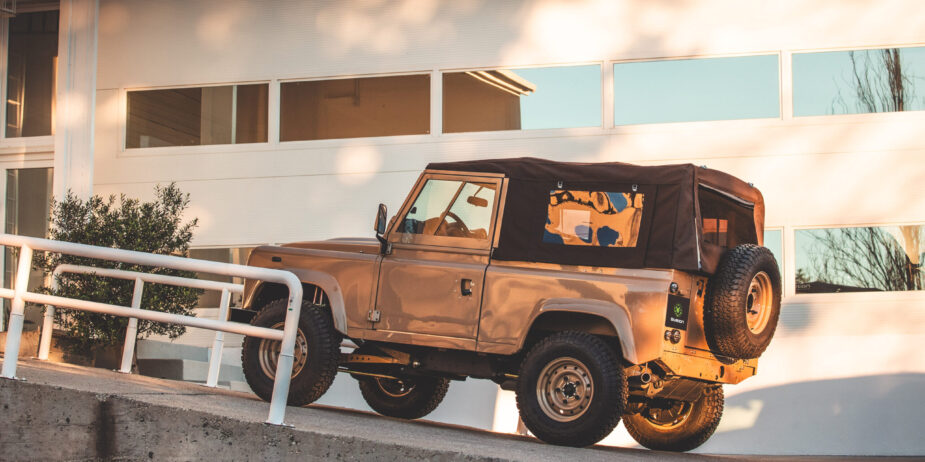 Land Rover Defender - Quick Road
