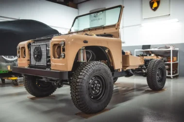 Land Rover Defender - Quick Road